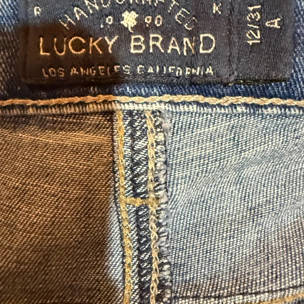 EUC Lucky Brand Blue Skinny Jeans with Distressed Look - Picture 6 of 6